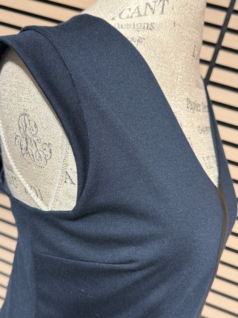 Blue Banana Republic Dress Size 10 Elegant with Leather Detail - Picture 3 of 10
